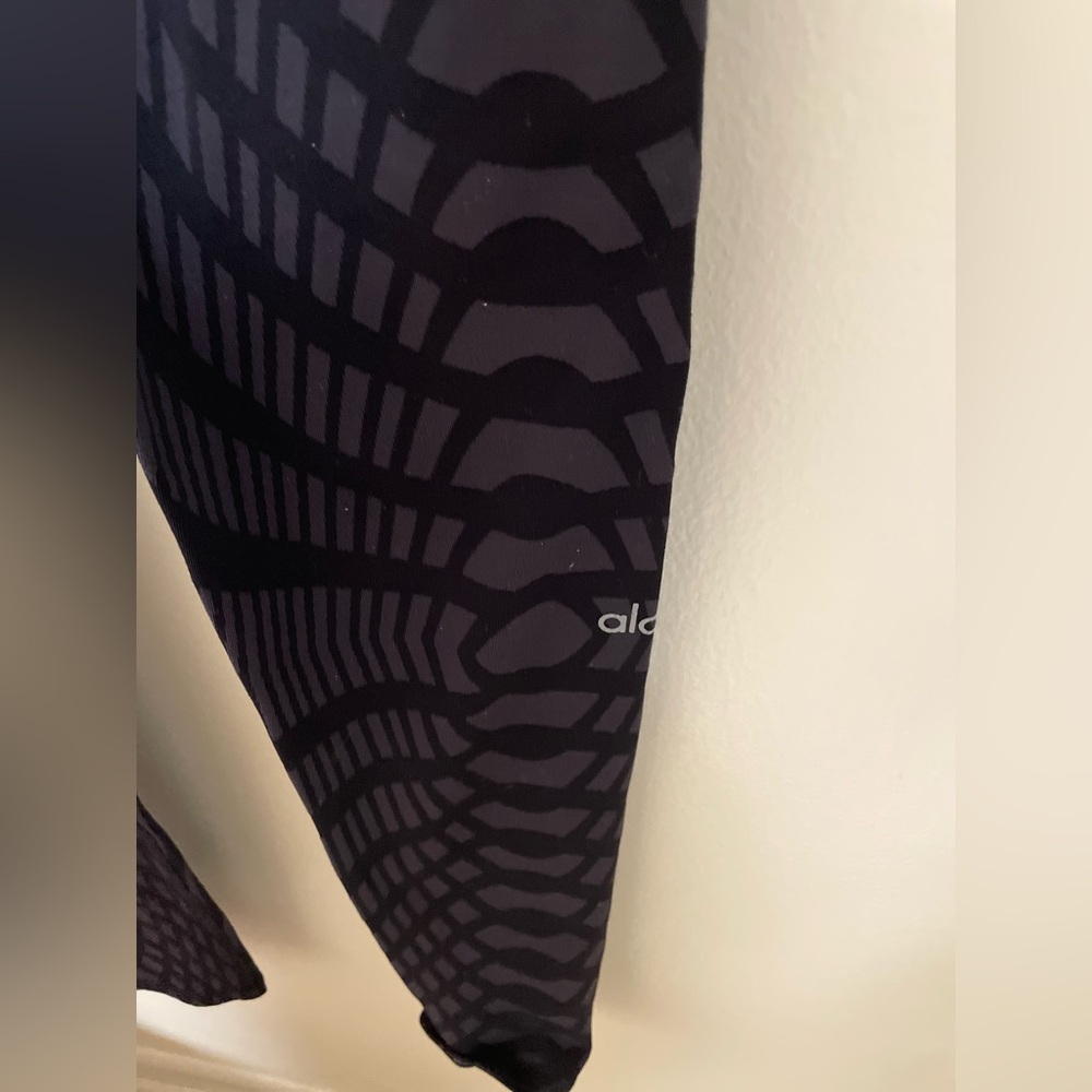 ✨ALO Black Patterned Leggings Size S - Picture 4 of 8